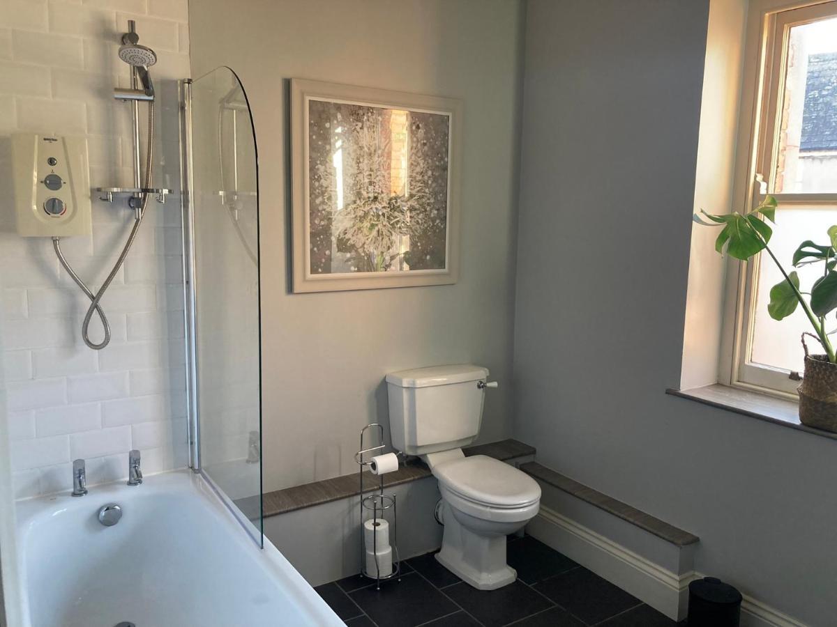 Stylish Flat In Yeovil Somerset Exterior foto